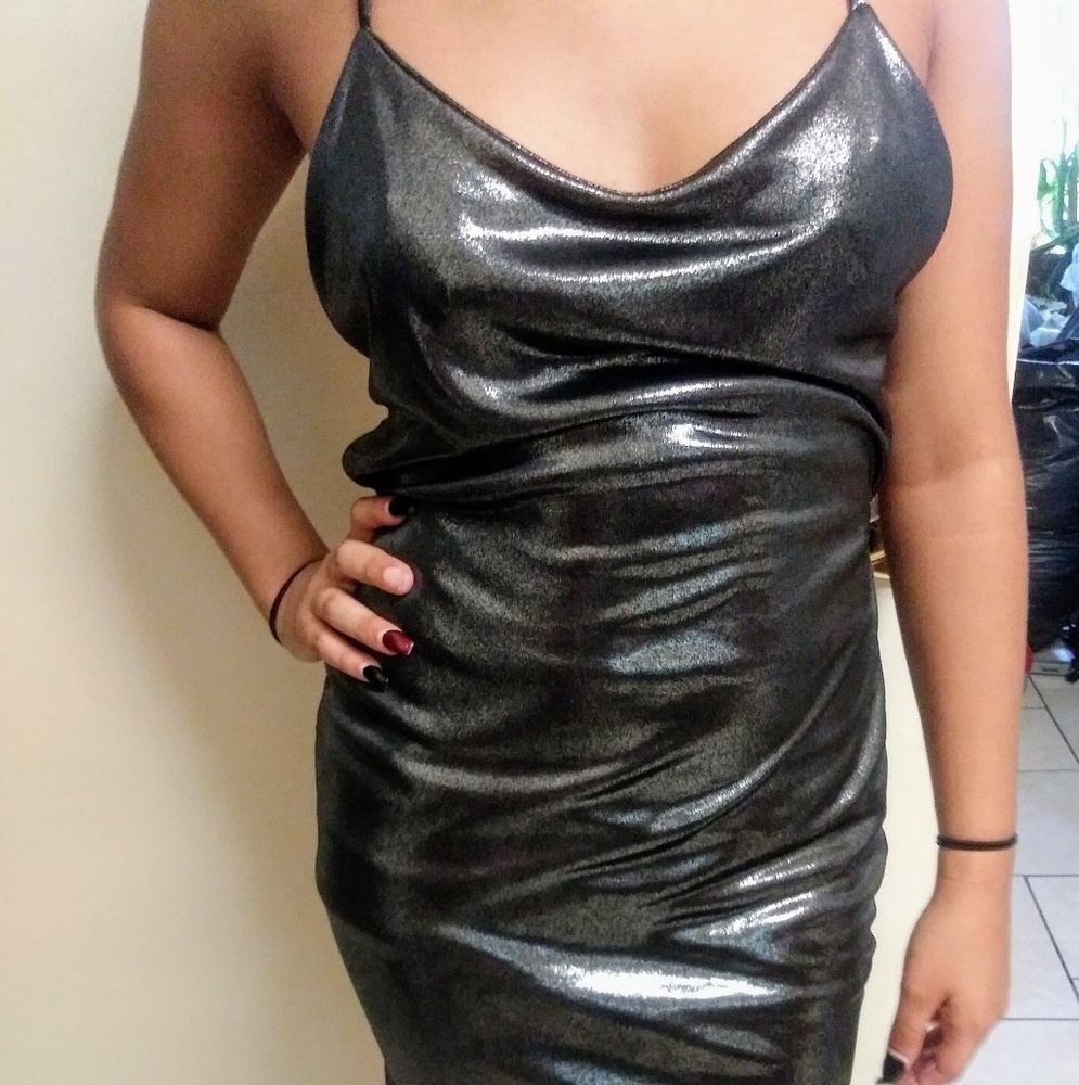 Dress - Picture 2 of 3